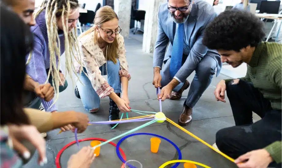 11 Team Building Activities for Work in 2026 ( Which are very easy to organize).